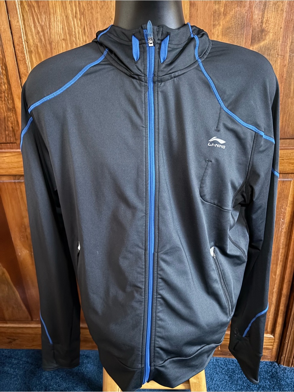 Li Ning unisex workout jacket. Brand new